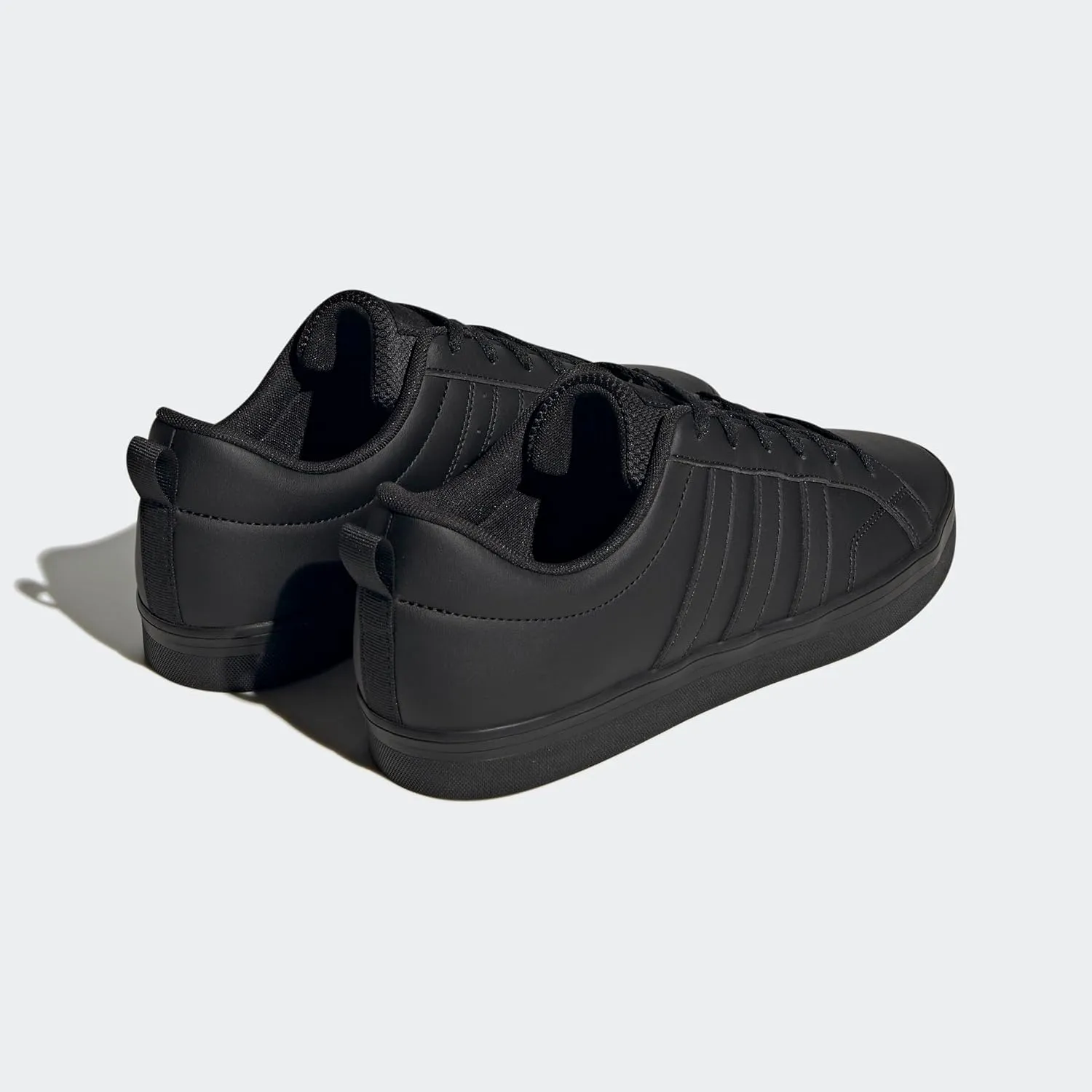 adidas Men's Sneaker