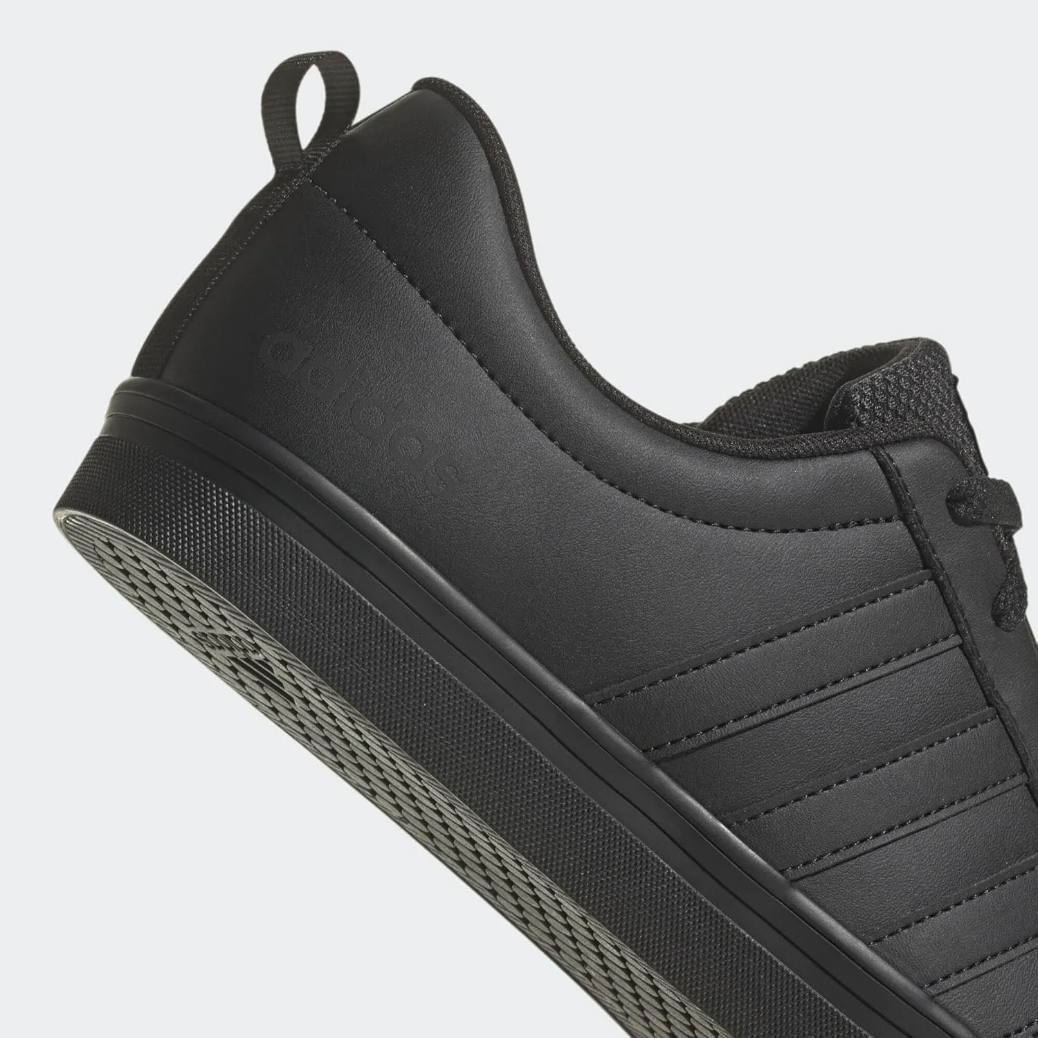 adidas Men's Sneaker