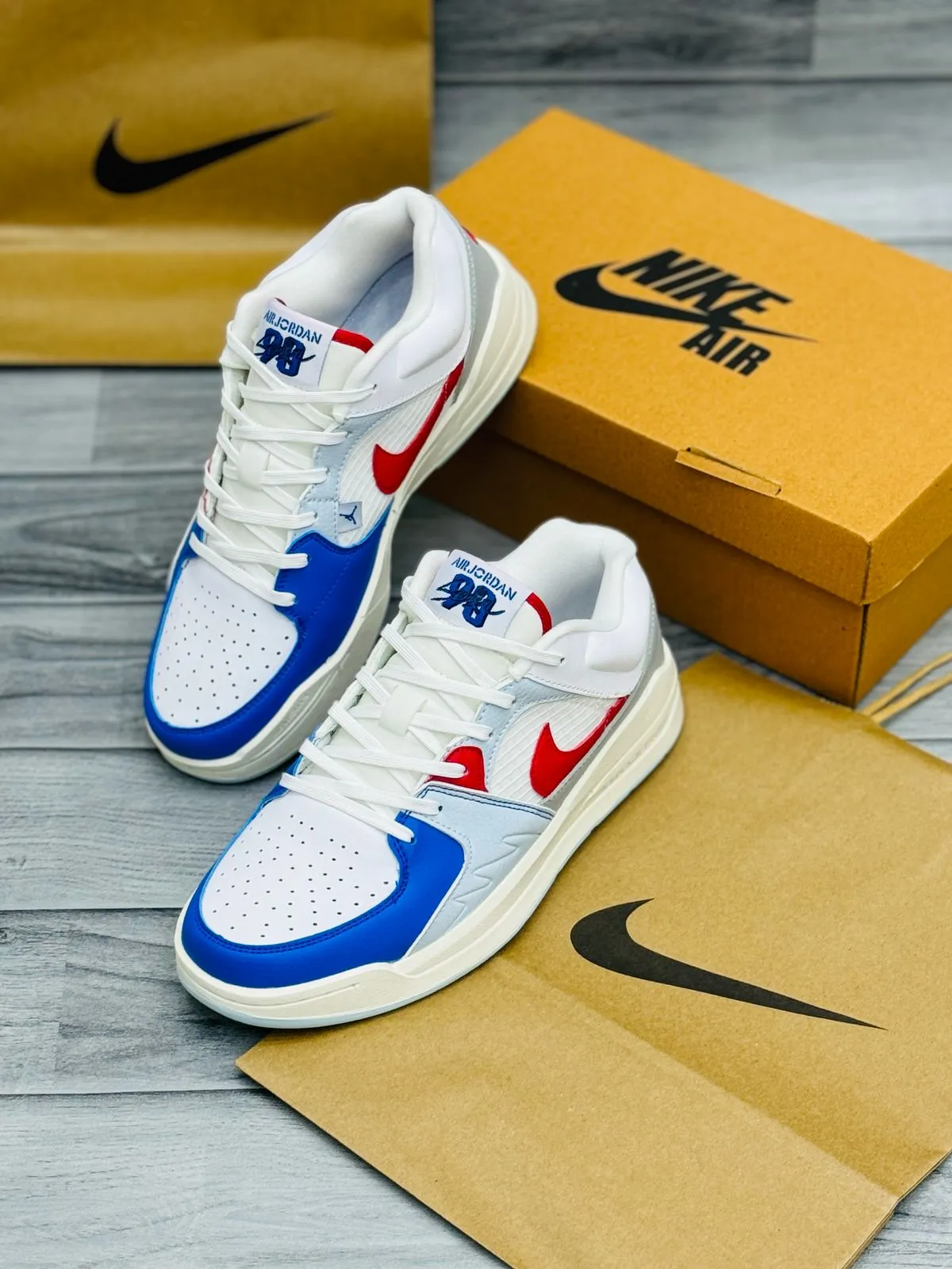 Air Jordan 1 Low SE - White/Navy/Red