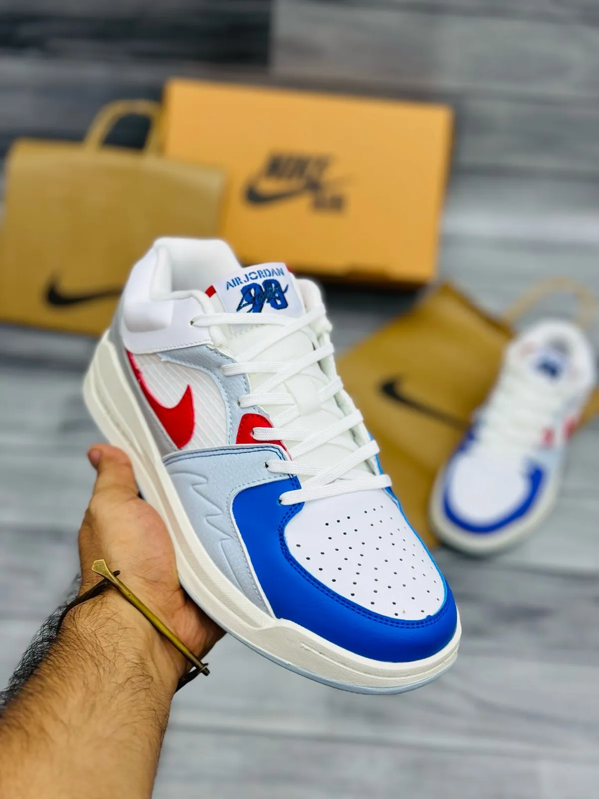 Air Jordan 1 Low SE - White/Navy/Red