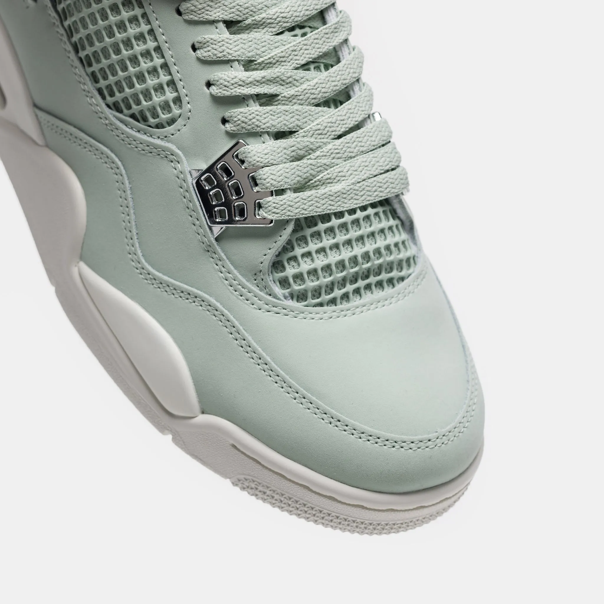 Air Jordan 4 Retro Sneaker in Seafoam/Sail/Metallic Silver