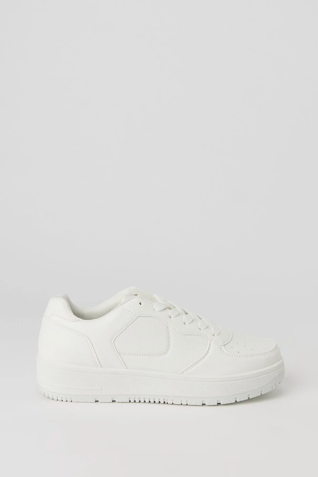 Classic Low Top Lace Up Sneaker
