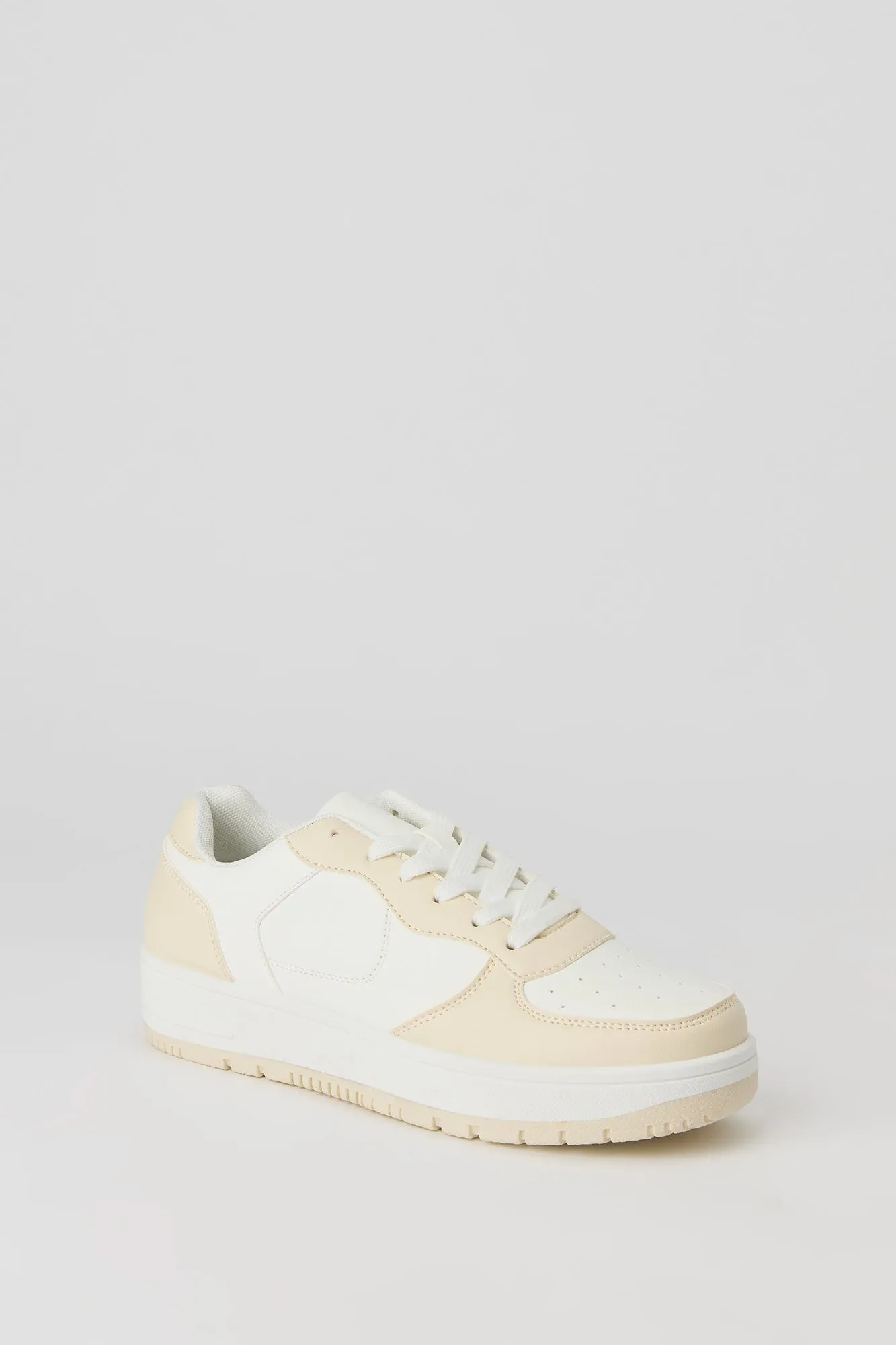 Classic Low Top Lace Up Sneaker