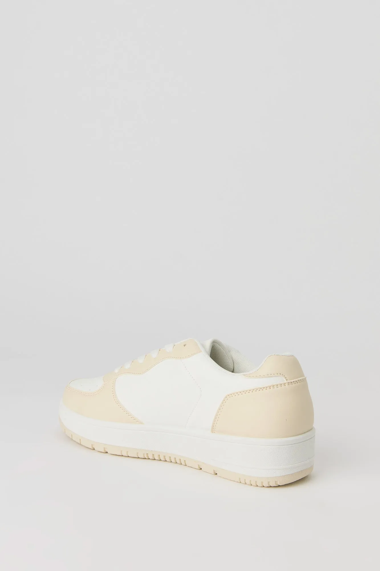 Classic Low Top Lace Up Sneaker