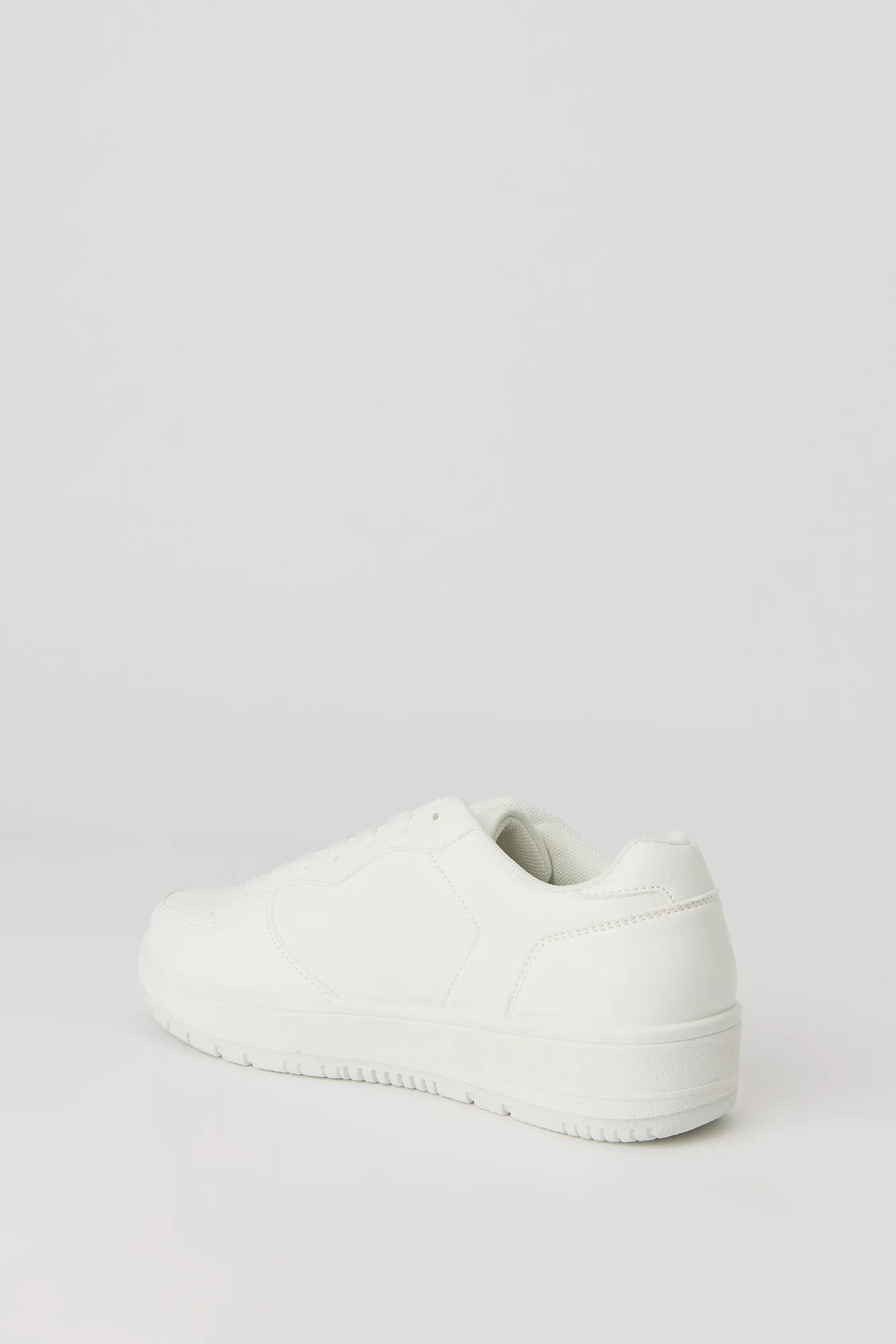 Classic Low Top Lace Up Sneaker
