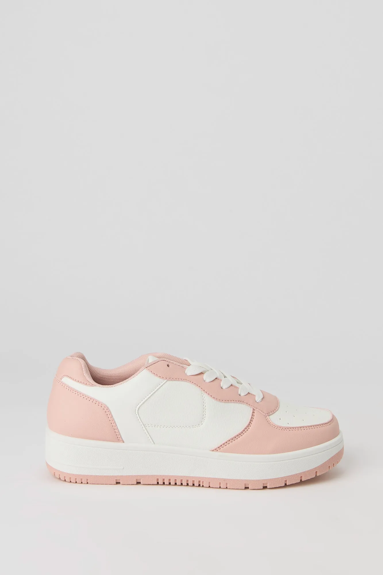Classic Low Top Lace Up Sneaker