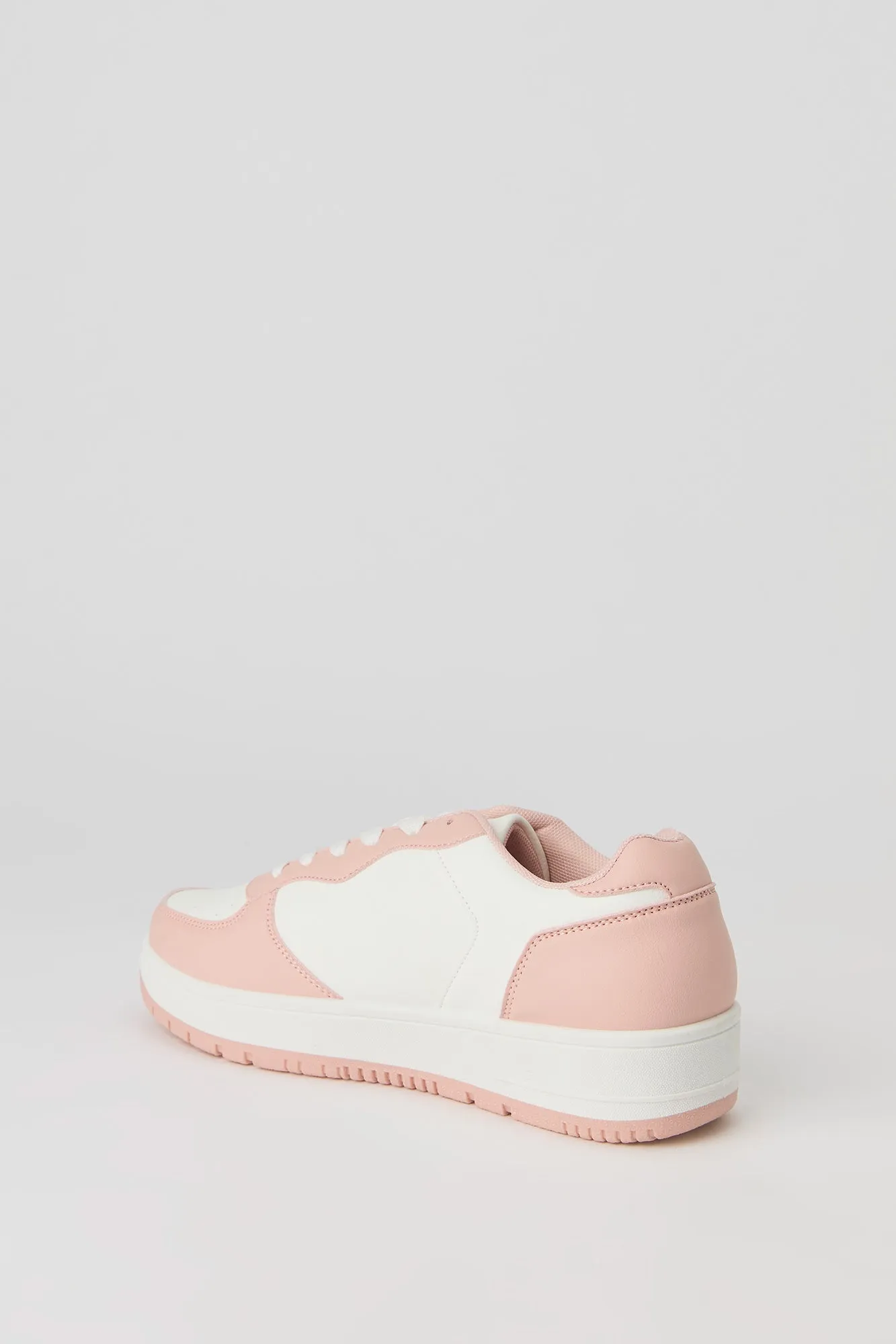 Classic Low Top Lace Up Sneaker