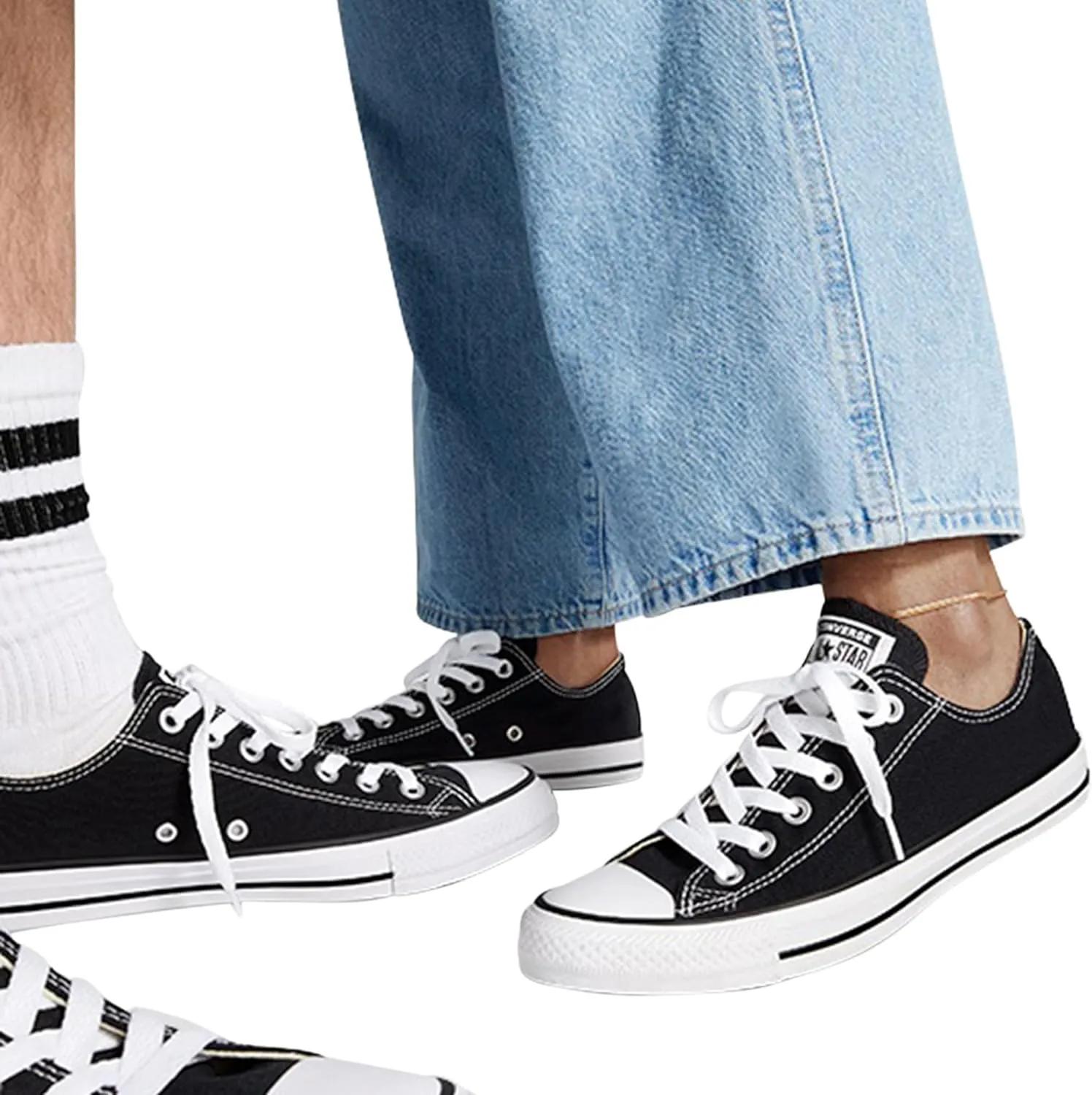 Converse Unisex-Adult Chuck Taylor All Star Low Top (International Version) Sneaker, 35.5 EU