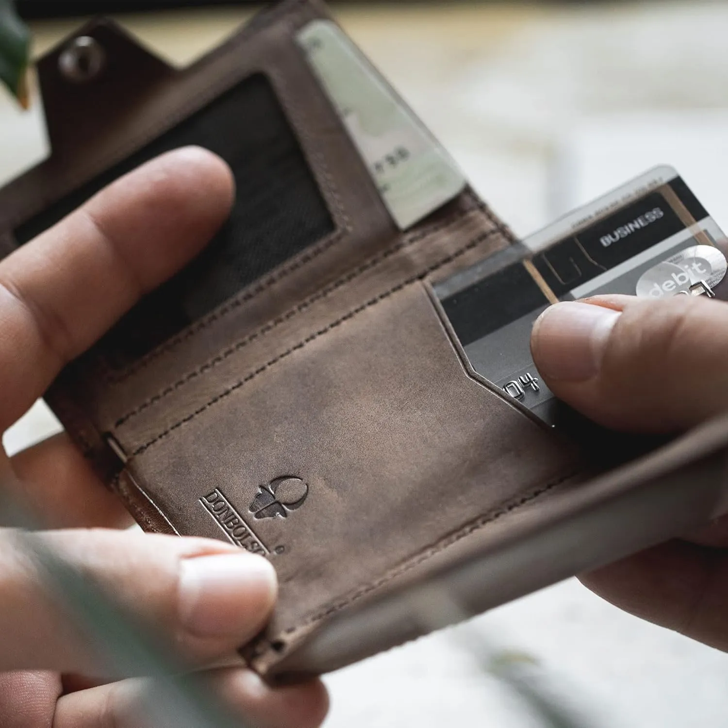 DONBOLSO Wallet NextGen I Modern Slim Wallet without Coin Pocket I Trifold Purse with RFID Protection I Up to 11 Cards I Genuine Leather Credit Card Holder for Men and Women I Vintage Brown