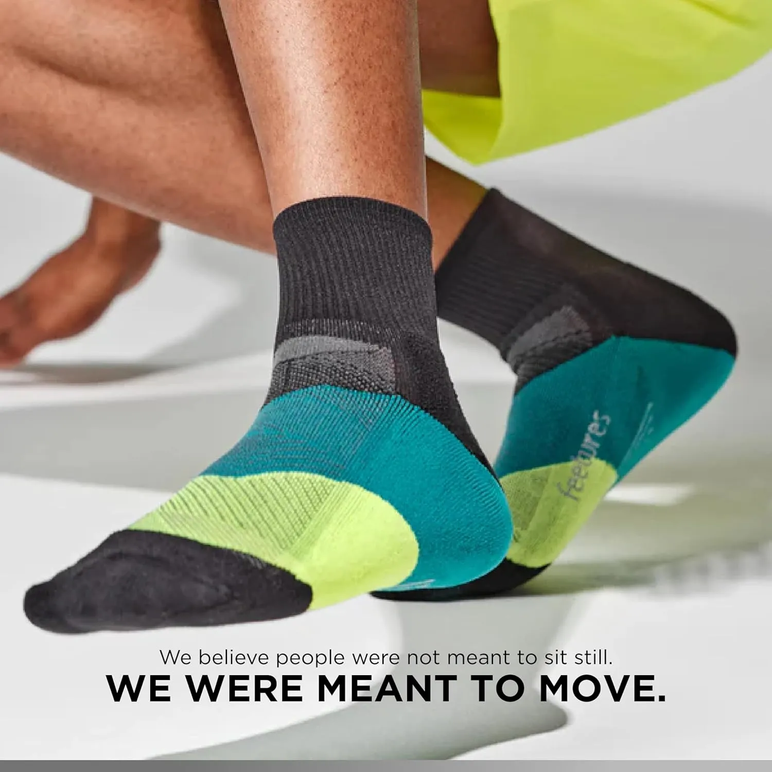 Feetures Elite Ultra Light Cushion Quarter - Sport Sock with Targeted Compression - (1 Pair)