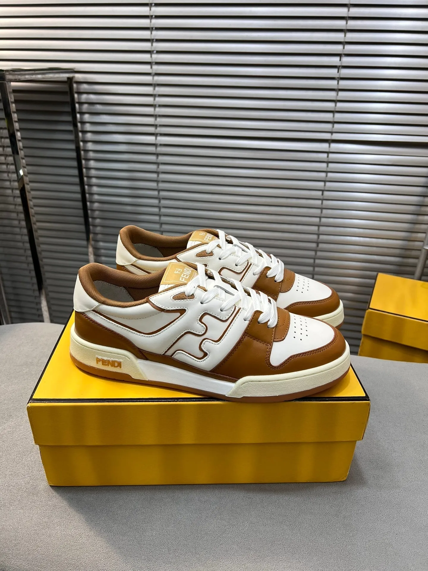 FENDI MESH RUSSET CALFSKIN IN BROWN Connected MIX AND Stylish design WHITE MATCH LOW TOPS FENDI