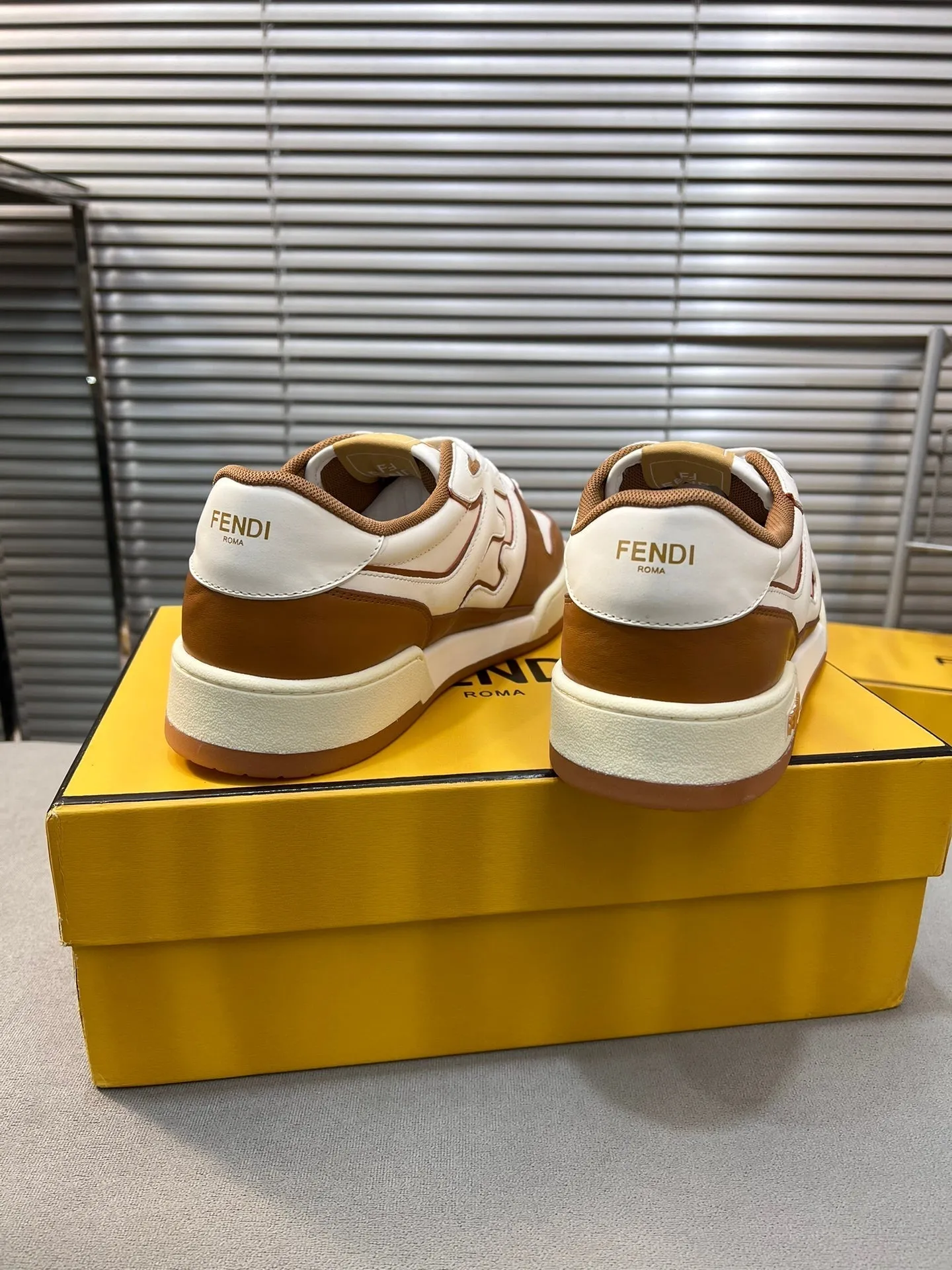 FENDI MESH RUSSET CALFSKIN IN BROWN Connected MIX AND Stylish design WHITE MATCH LOW TOPS FENDI