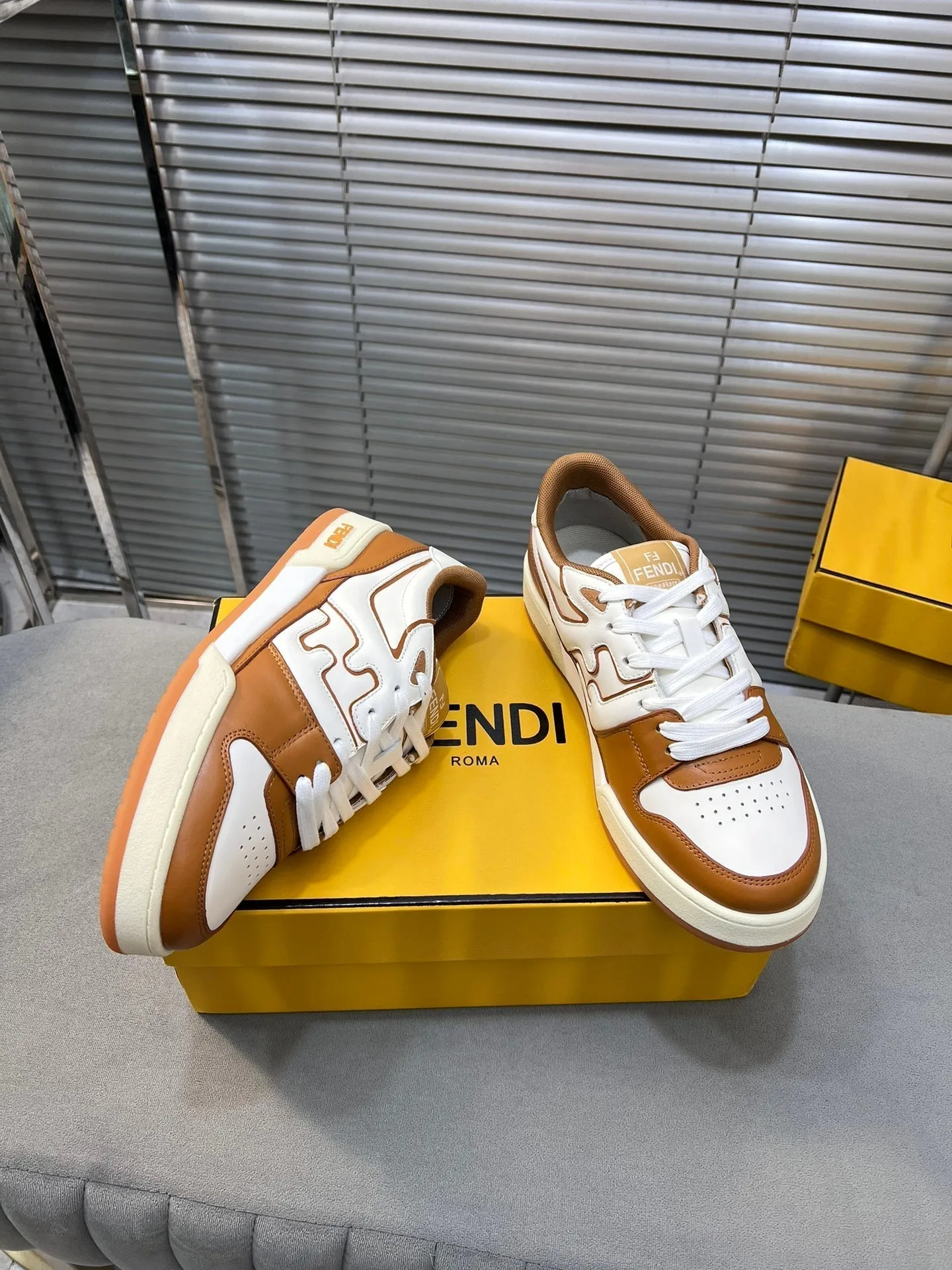 FENDI MESH RUSSET CALFSKIN IN BROWN Connected MIX AND Stylish design WHITE MATCH LOW TOPS FENDI