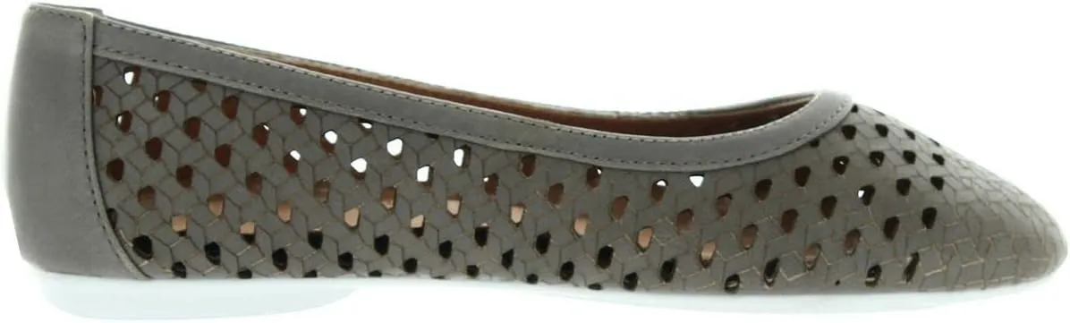 Gentle Souls by Kenneth Cole Women's Eugene Travel Ballet Flat