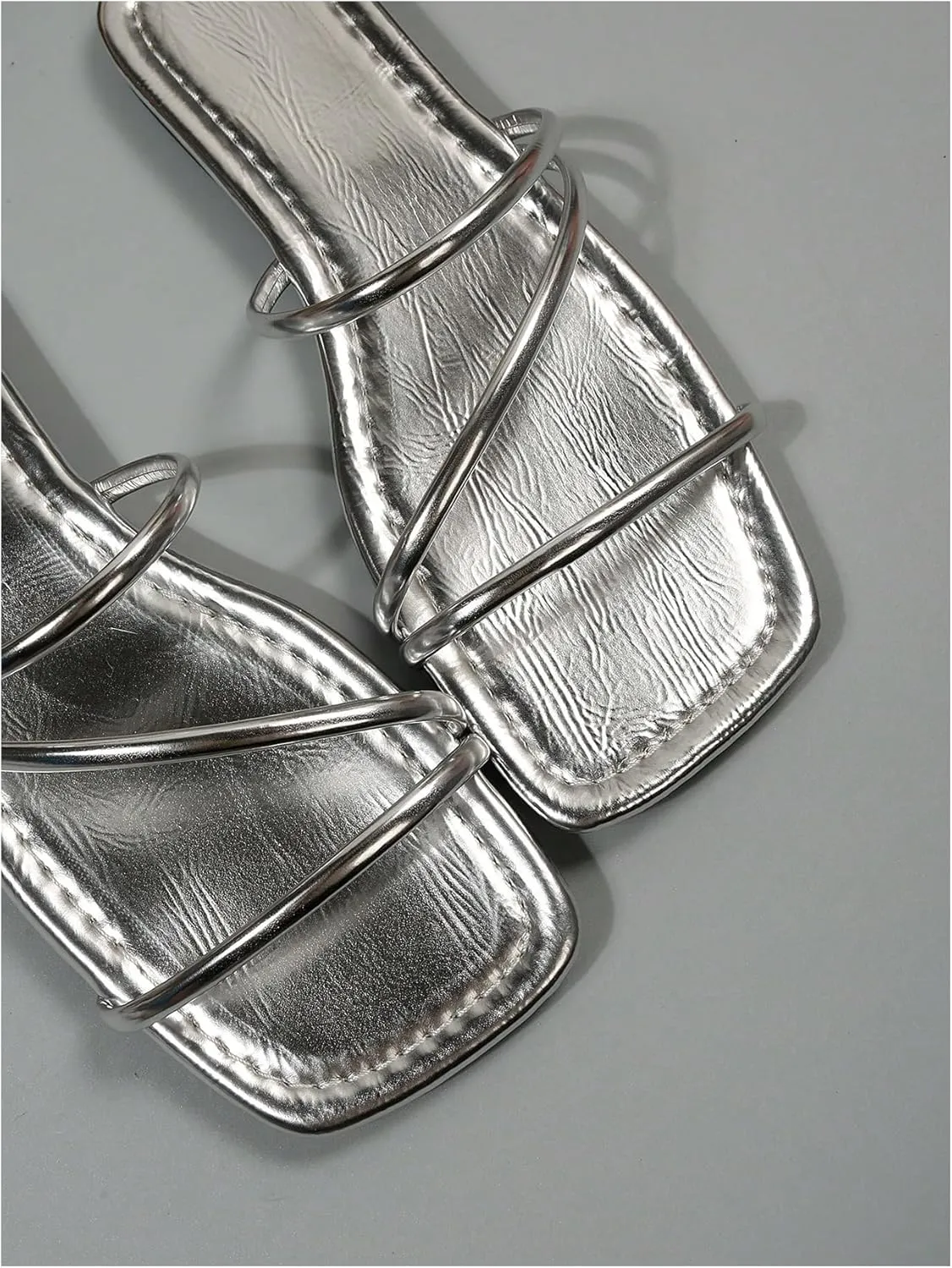 GORGLITTER Women's Metallic Strappy Flats Sandal Dressy Cute Open Toe Slip on Slides Summer Vacation Beach Sandals 2025