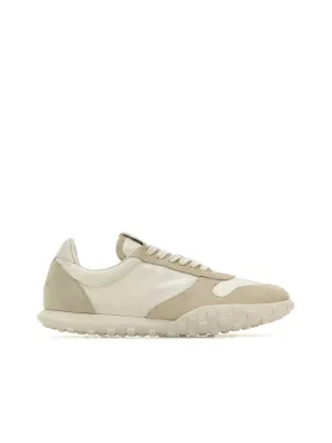 Low Top Sneaker