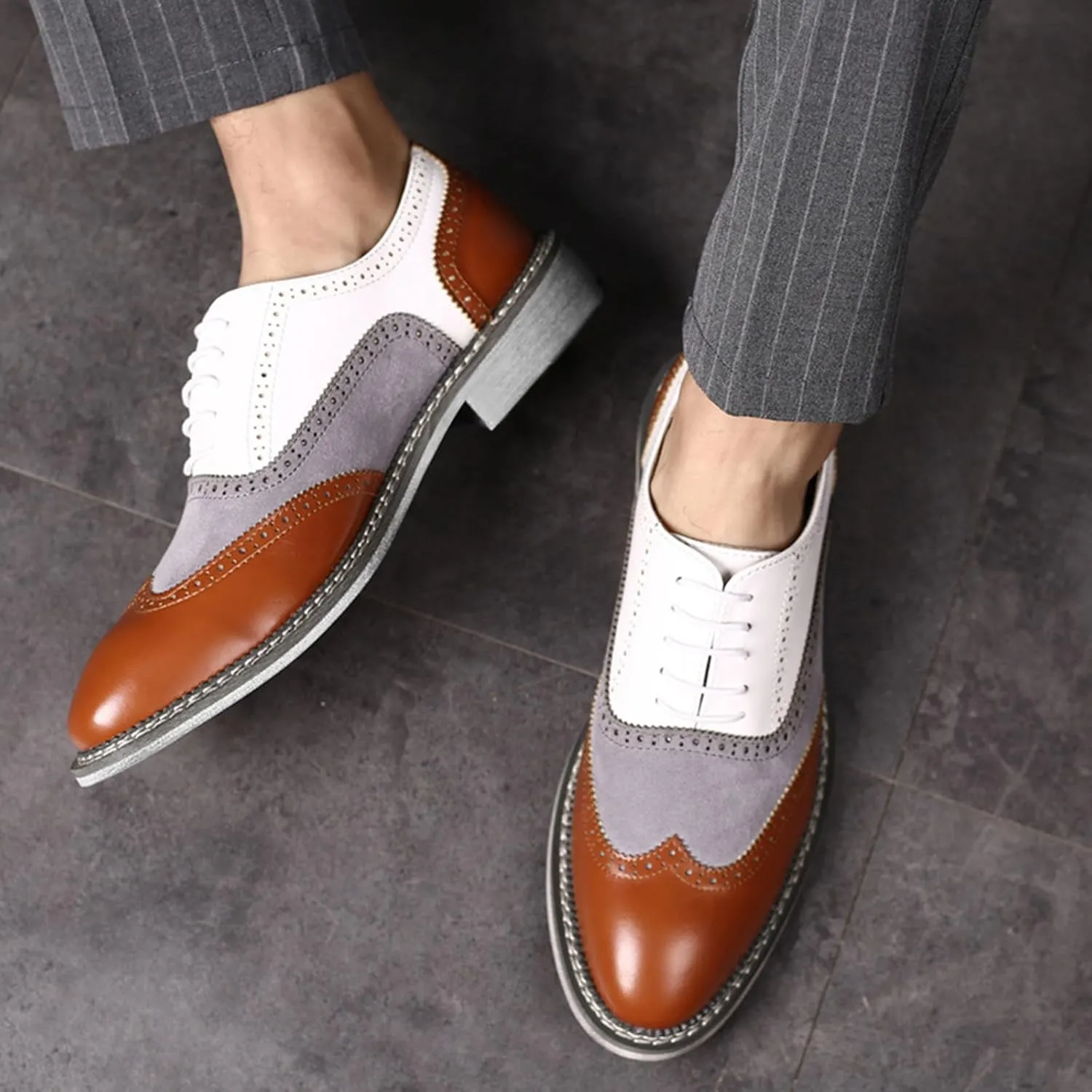 Men's Leather lace-up Brogues Dress Oxford Shoes Classic Wingtip Two Tone Derby Gatsby Prom Shoes Fashion Round Toe Business Formal Leather Shoes