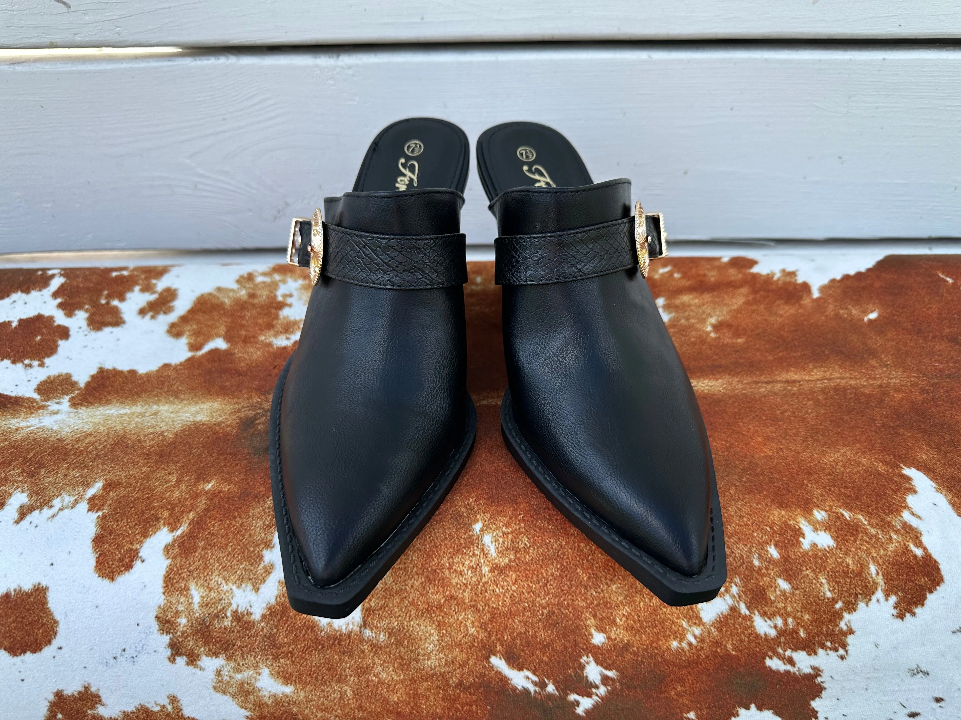 Mule with Western Inspire Buckle-Black