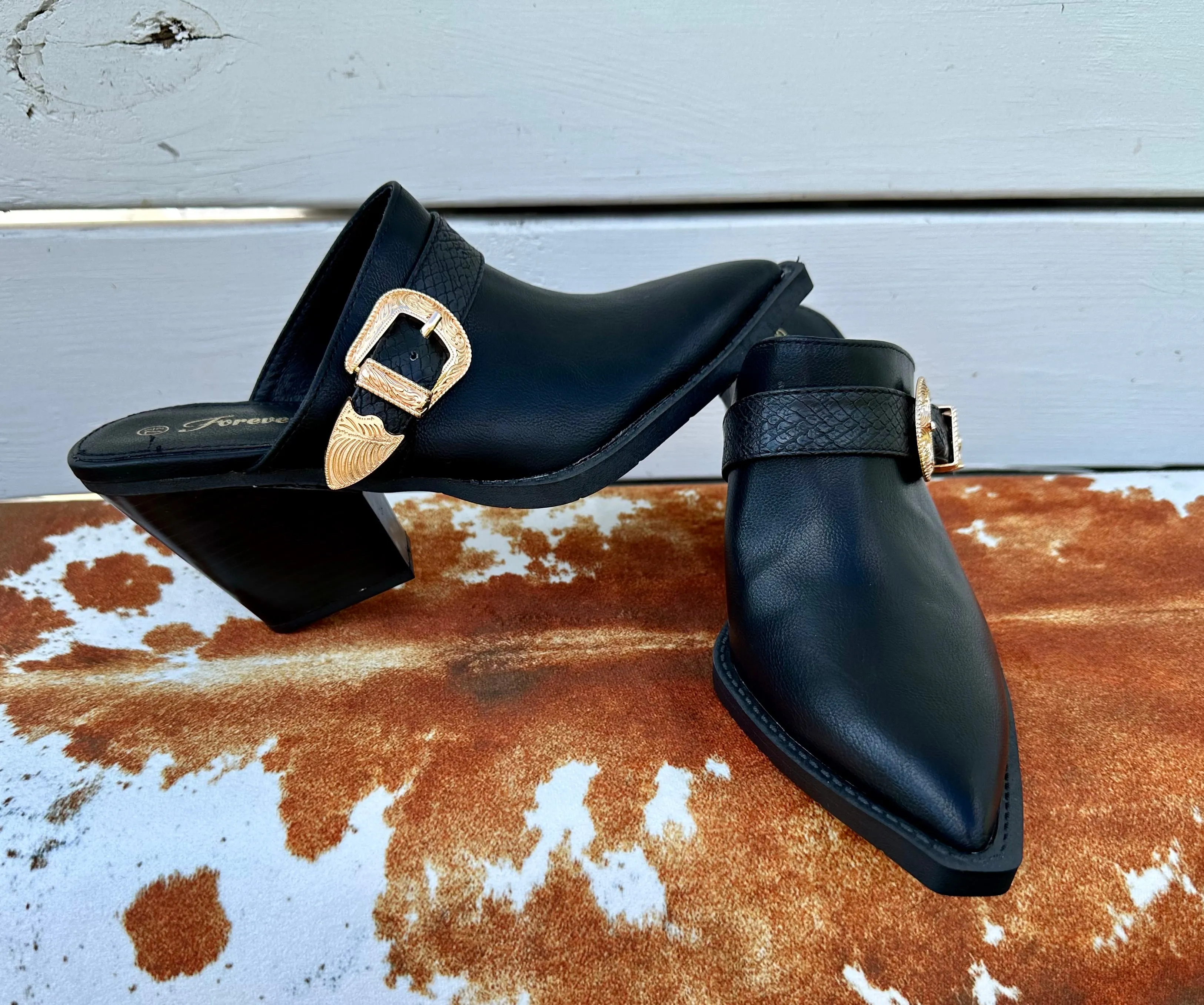 Mule with Western Inspire Buckle-Black