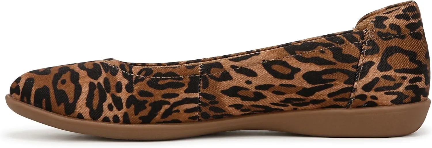 Naturalizer Women's Flexy Round Toe Ballet Flat