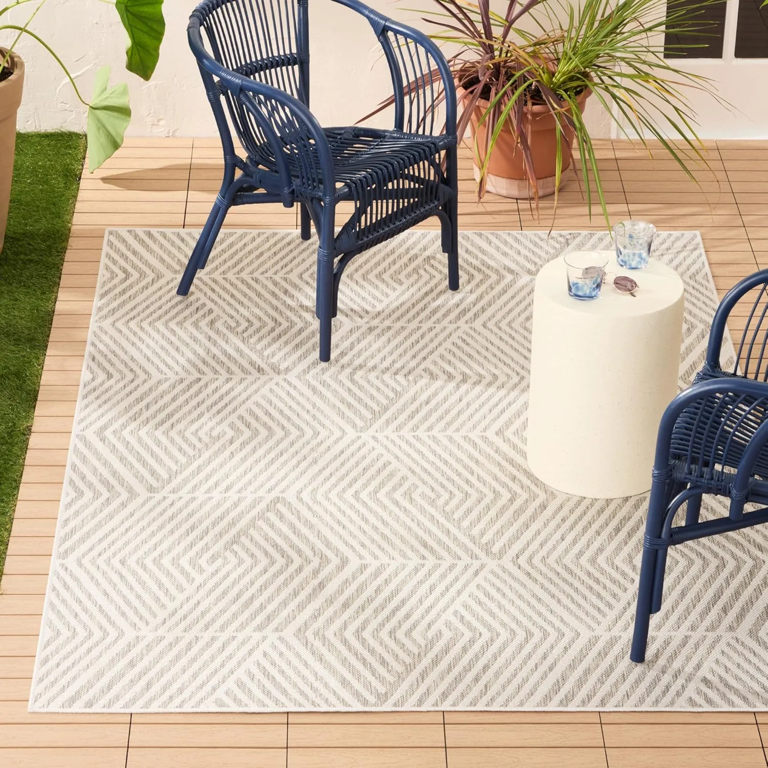 Nicole Miller New York Patio Country Ombre Geo Indoor Outdoor Area Rug, UV Fade Resistant, Low Pile, Grey/Cream, 3'11"x5'2"