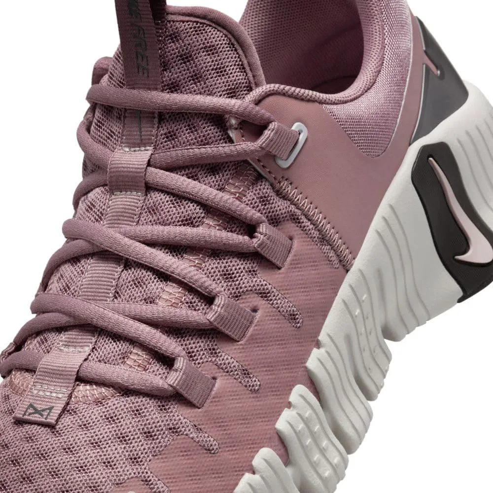 Nike Free Metcon 5 Women's Workout Shoes (DV3950-201, Smokey Mauve/Light Bone/Velvet Brown/)