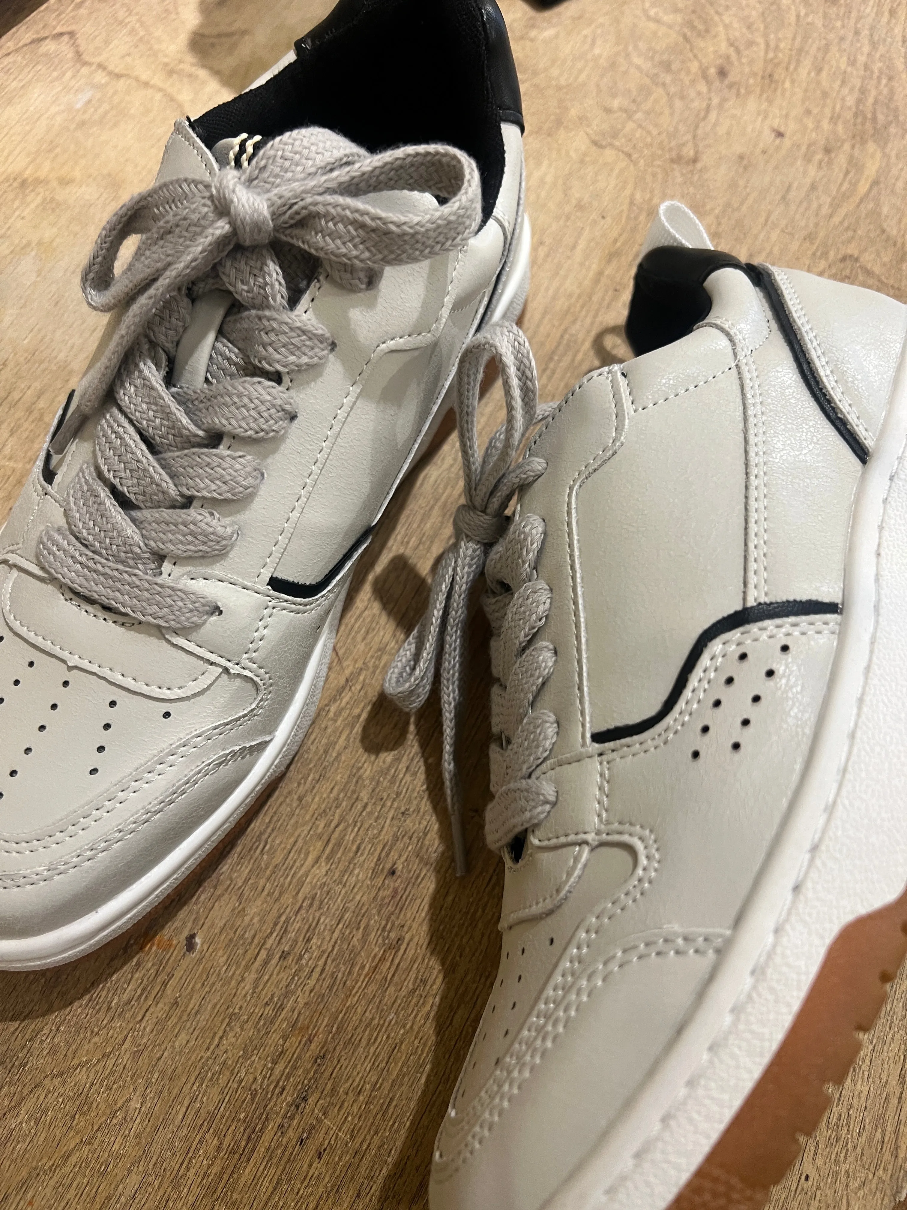 ROMI LIGHT GRAY SNEAKER