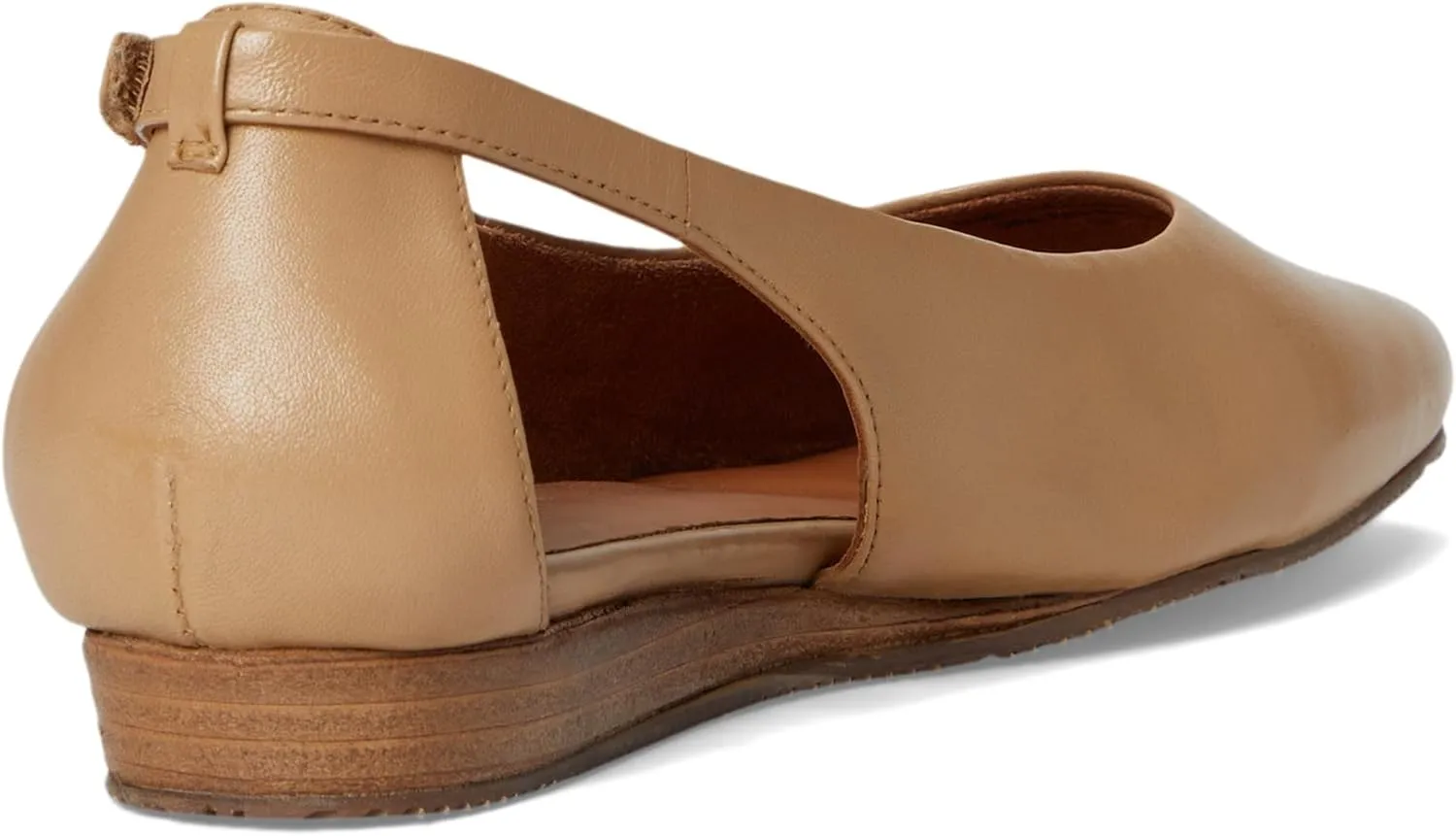 SoftWalk Women's Venice Ballet Flat