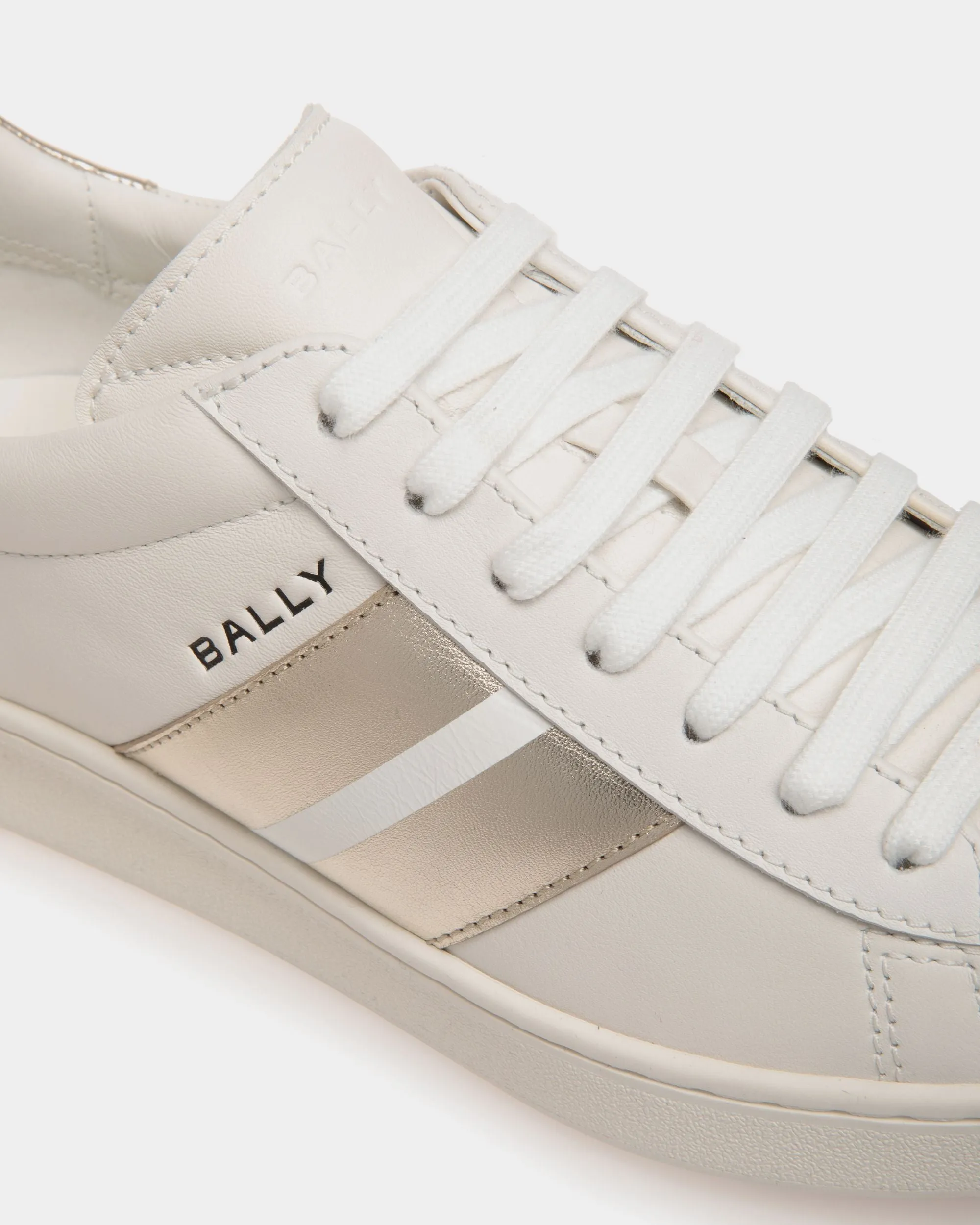 Tennis Sneaker In White And Gold Leather