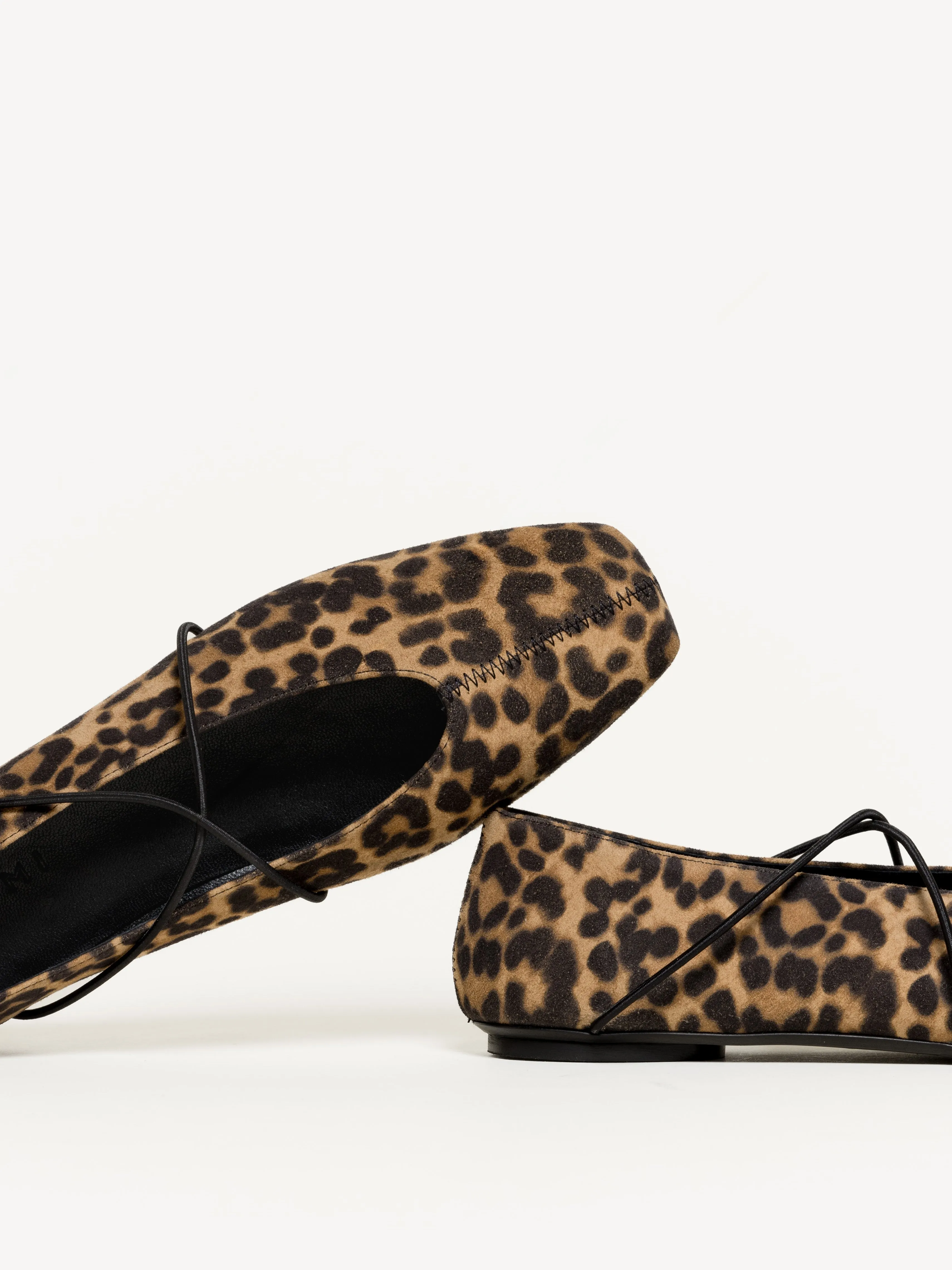 The Una (Sample Sale)