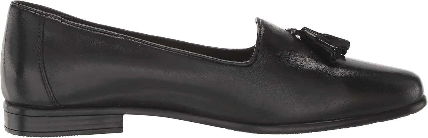 Trotters Women's Liz Tassel Loafer
