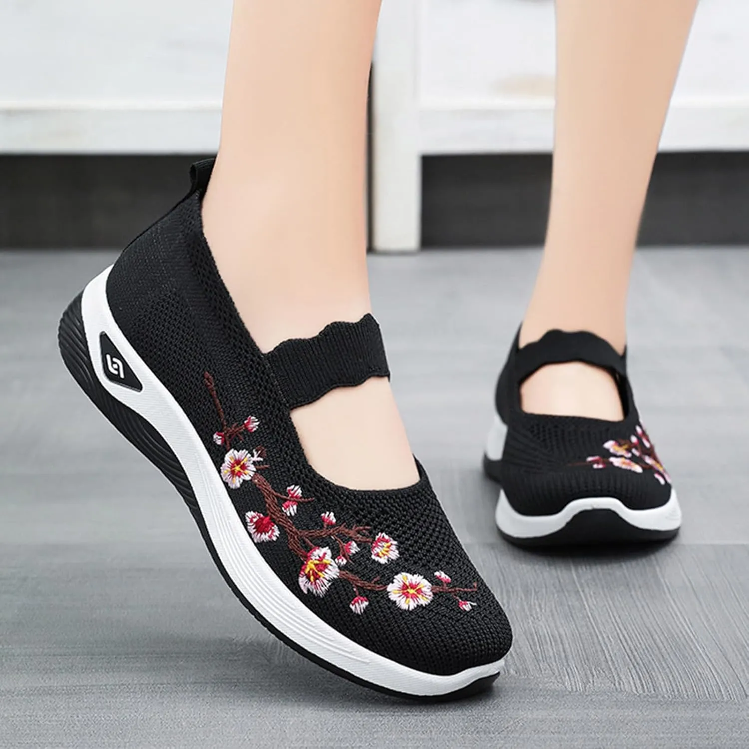 Women's Woven Orthopedic Breathable Soft Shoes Fashion Floral Embroidery Walking Shoes Comfy Platform Non Slip Work Shoe Casual Walking Sneakers