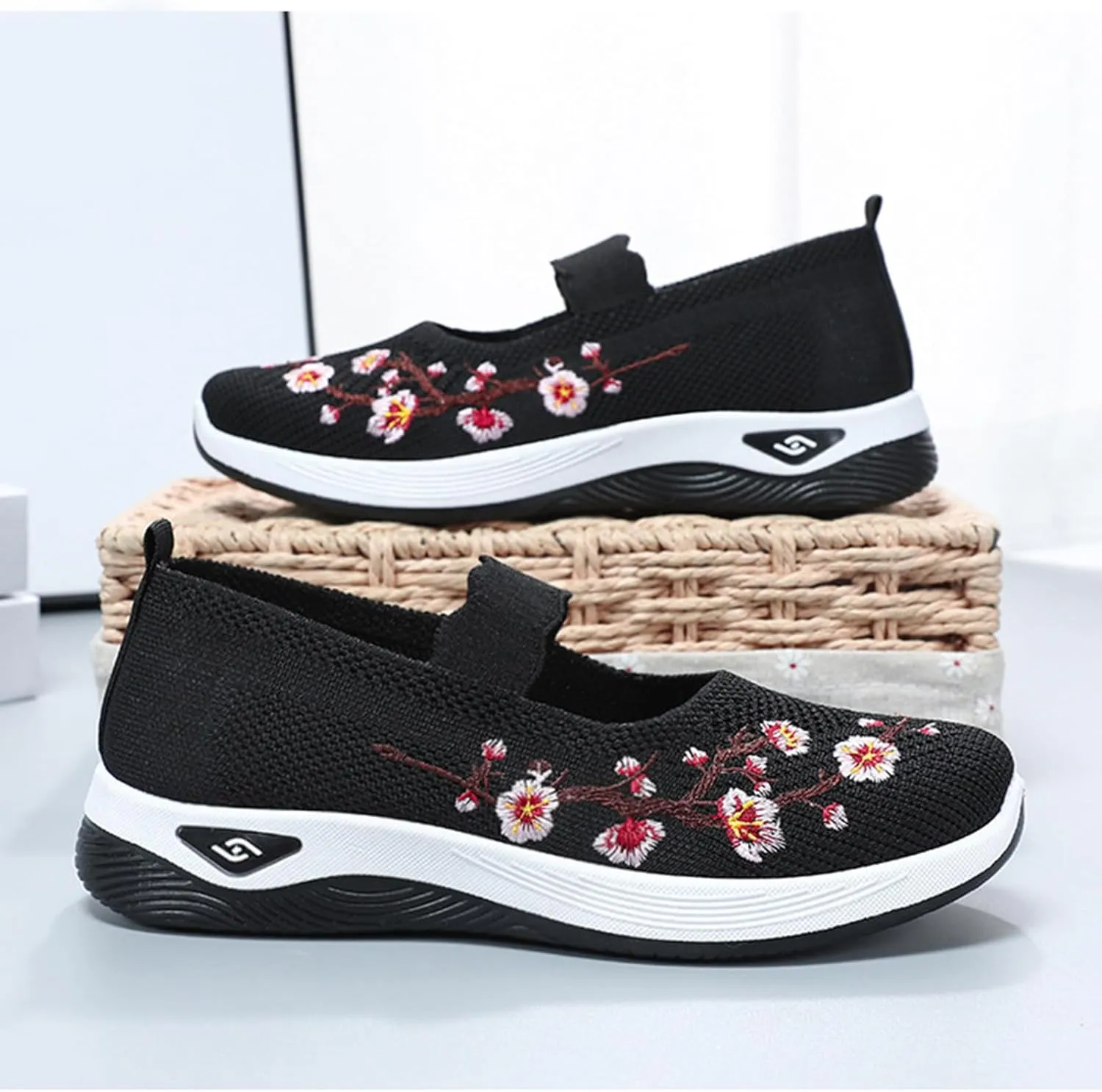 Women's Woven Orthopedic Breathable Soft Shoes Fashion Floral Embroidery Walking Shoes Comfy Platform Non Slip Work Shoe Casual Walking Sneakers