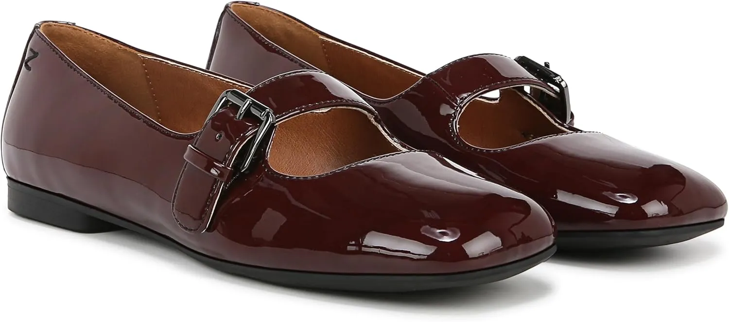 ZODIAC Women's Classic Loafer Flat